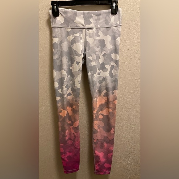 Athleta Other - Athleta Girl Ombre Camo Tight Leggings Size XL